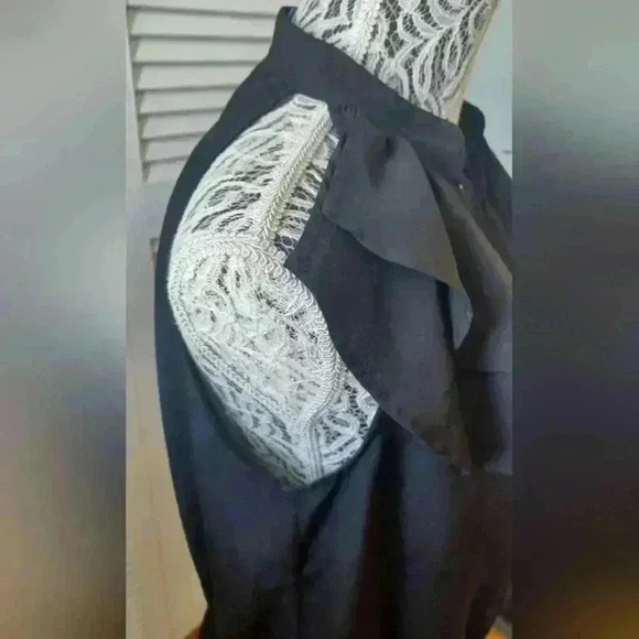 Jacob Women's Medium Sleeveless top button details and  strings capped shoulders - Picture 2 of 7